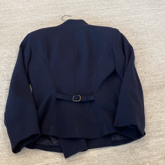 Size 2 Dana Buchman Navy Blazer - Picture 4 of 6